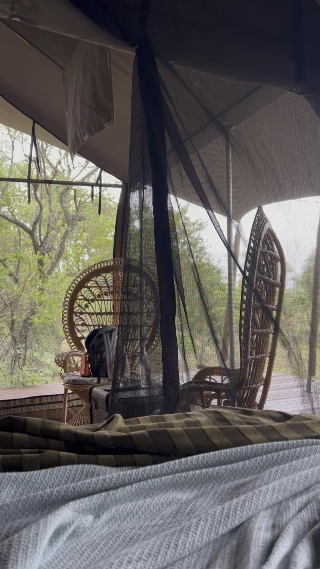 Out In Africa Wildlife Lodge Хамманскрал Экстерьер фото