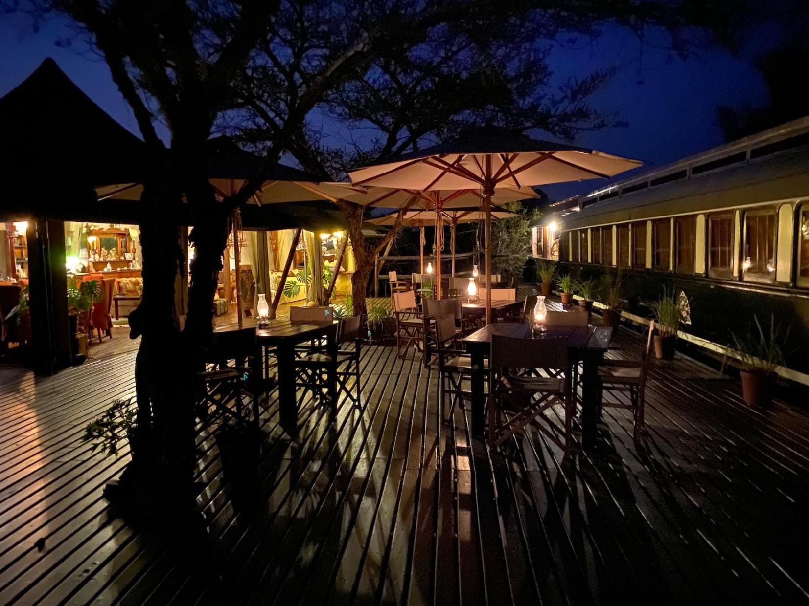 Out In Africa Wildlife Lodge Хамманскрал Экстерьер фото